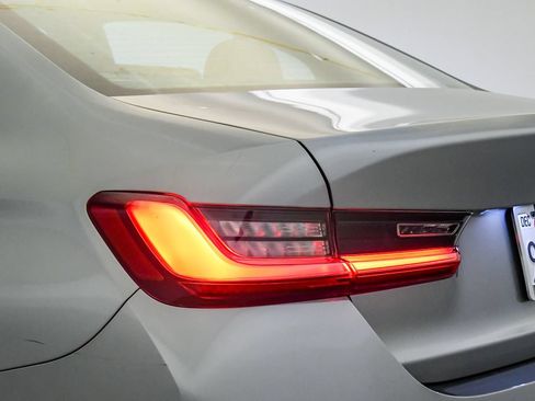 Used 2026 BMW 330i Sedan w/ Premium Package RWD image 12