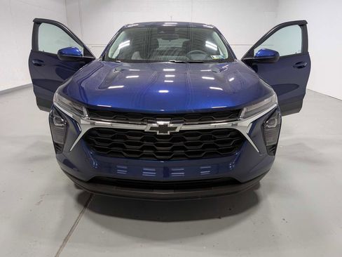 Used 2024 Chevrolet Trax LS w/ LS Convenience Package image 15