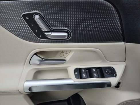 Certified 2021 Mercedes-Benz GLB 250 image 16