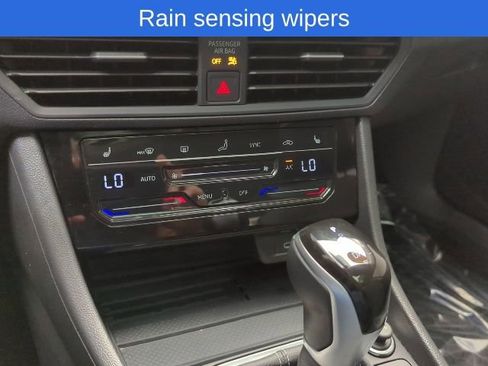 Used 2025 Volkswagen Jetta SE image 17