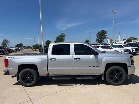 Used 2018 Chevrolet Silverado 1500 LTZ Z71 w/ Redline Edition AWD/4WD image 6