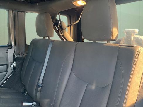 Used 2018 Jeep Wrangler Unlimited Sport S image 22