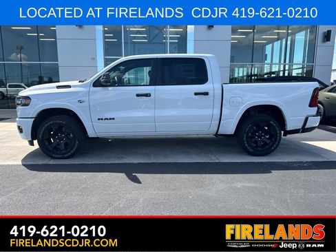 New 2026 RAM 1500 4x4 Crew Cab image 4