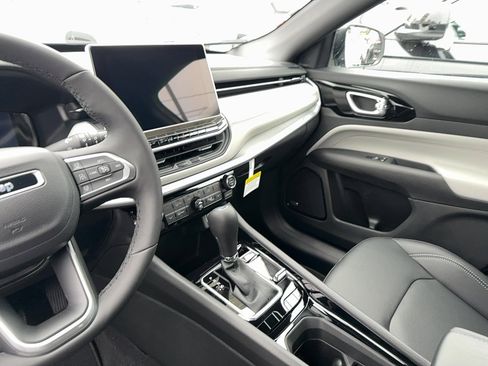 New 2026 Jeep Compass Limited image 11