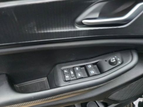 Used 2025 Jeep Grand Cherokee Altitude AWD/4WD image 21