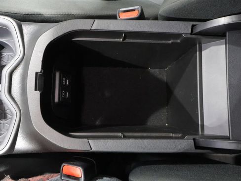 Used 2023 Toyota RAV4 LE AWD/4WD image 29