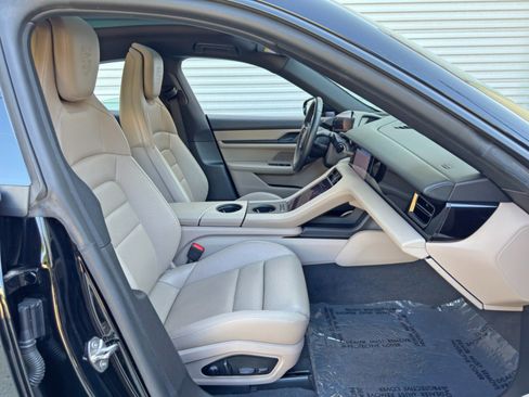 Used 2022 Porsche Taycan RWD image 16