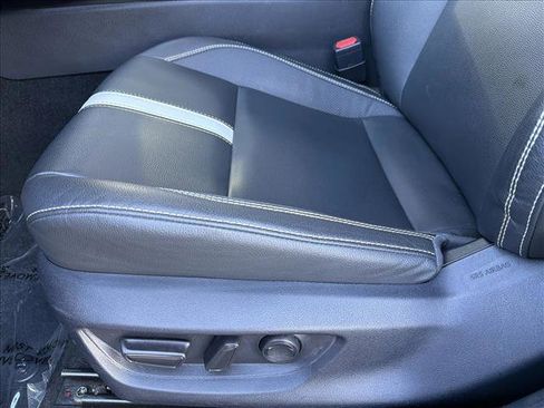 Used 2025 Toyota Camry SE image 12