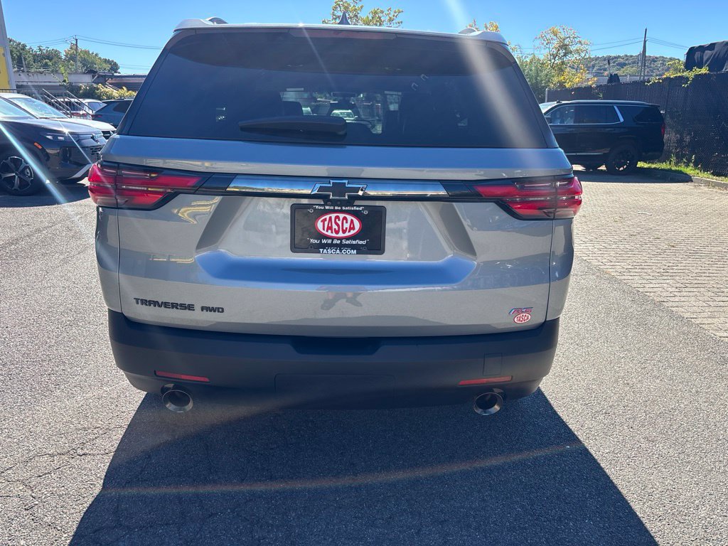 Used 2023 Chevrolet Traverse RS w/ LPO, Floor Liner Package AWD/4WD image 5