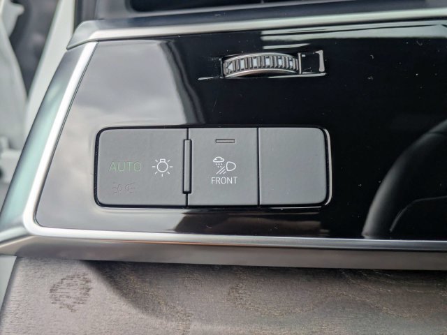 Used 2020 Audi Q7 2.0T Premium w/ Convenience Package AWD/4WD image 26
