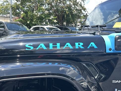 Used 2023 Jeep Wrangler Unlimited Sahara AWD/4WD image 14