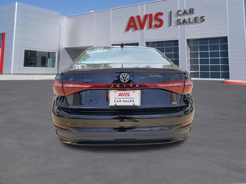 Used 2025 Volkswagen Jetta SE FWD image 7