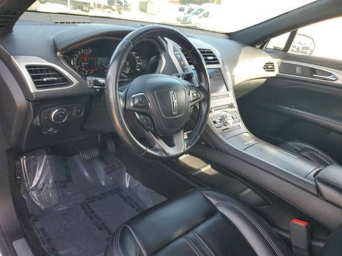 Used 2020 Lincoln MKZ image 9