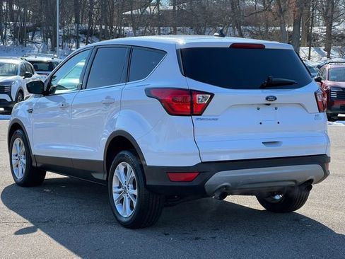 Used 2019 Ford Escape SE image 9