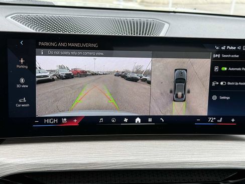 New 2026 BMW 330i xDrive Sedan w/ M Sport Package image 38