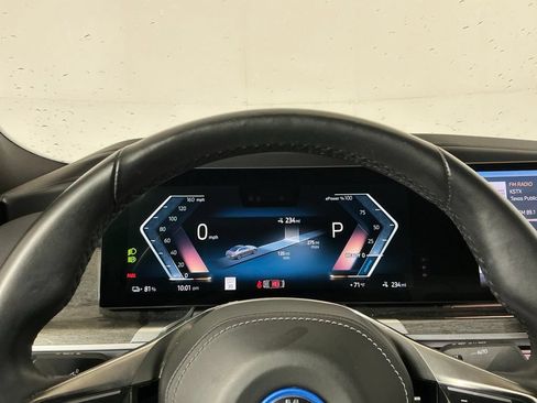 Used 2024 BMW i7 xDrive60 AWD/4WD image 10