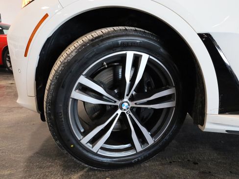 Used 2022 BMW X7 xDrive40i w/ M Sport Package image 12