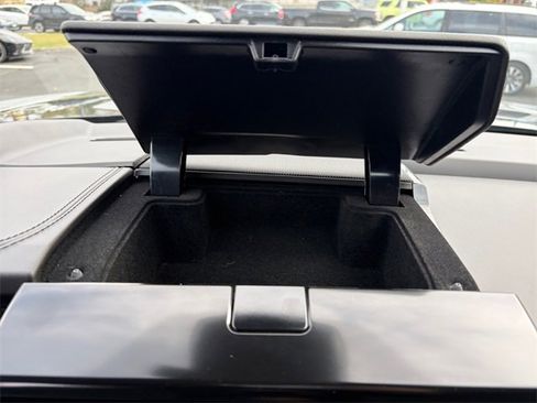 Used 2025 GMC Yukon AT4 w/ AT4 Premium Package image 19