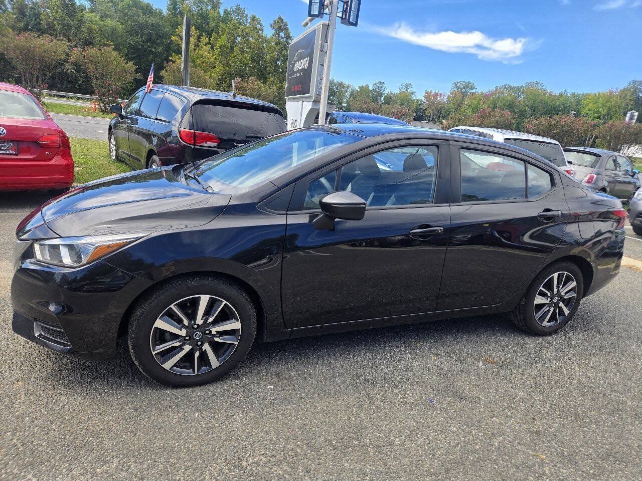 Used 2021 Nissan Versa SV FWD image 12