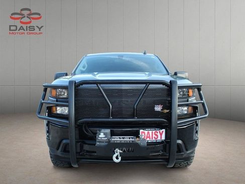 Used 2020 Chevrolet Silverado 1500 W/T w/ Z71 Off-Road Package AWD/4WD image 2