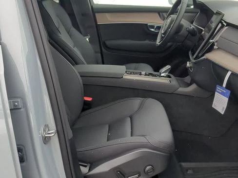 Certified 2026 Volvo XC90 B6 Plus w/ Protection Package Premier image 22