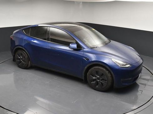 Used 2021 Tesla Model Y Long Range image 31