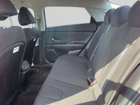 Used 2023 Hyundai Elantra SEL w/ Convenience Package FWD image 12