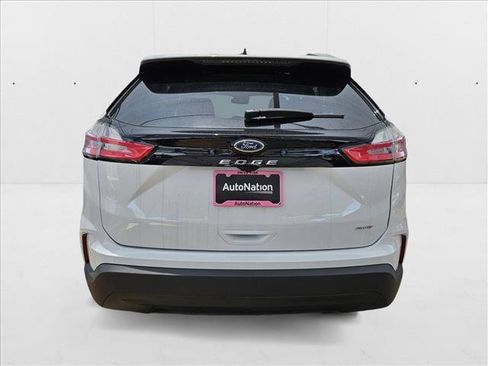 New 2024 Ford Edge SE image 8