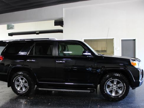 Used 2012 Toyota 4Runner SR5 w/ Convenience Pkg RWD image 2