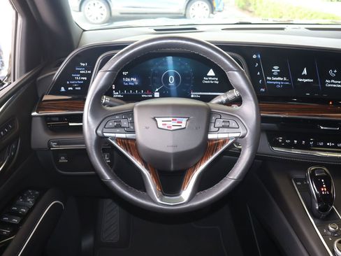 Used 2021 Cadillac Escalade Premium Luxury RWD image 15