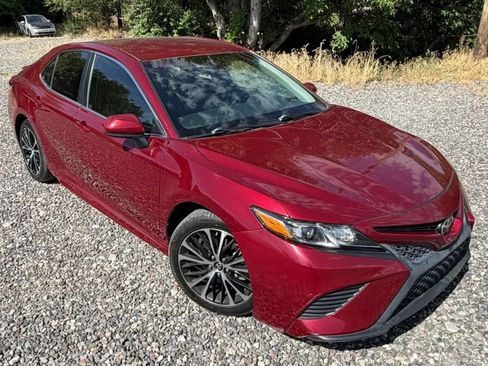 Used 2018 Toyota Camry SE w/ Protection Package (Q2) FWD image 3