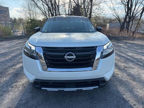 Used 2023 Nissan Pathfinder Platinum w/ Lighting Package (N92) image 2
