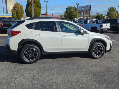 Used 2022 Subaru Crosstrek 2.0i Premium w/ Moonroof Package image 7