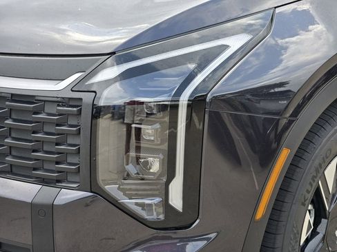 New 2026 Kia Sportage LX FWD image 6