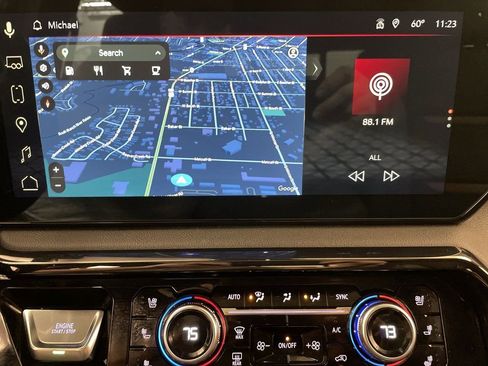 Used 2025 GMC Sierra 2500 AT4 w/ AT4 Premium Plus Package image 9