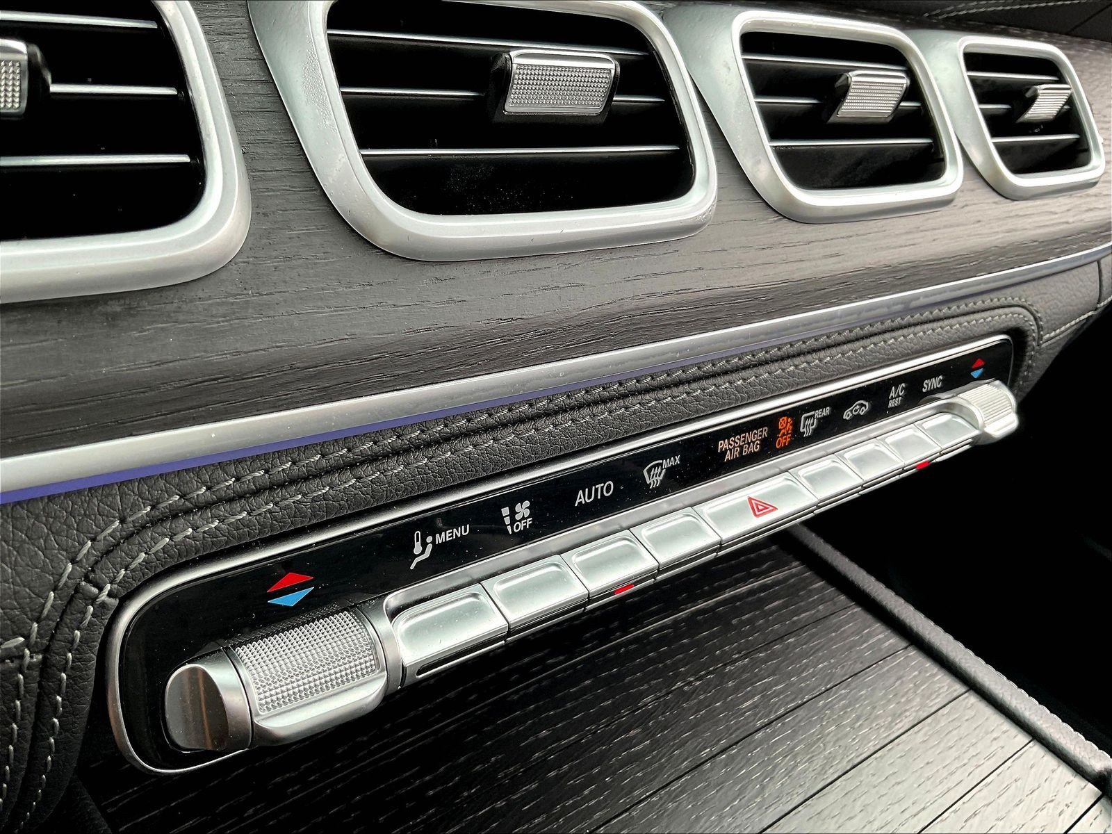 Certified 2024 Mercedes-Benz GLE 450 4MATIC image 38