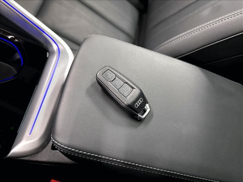 Certified 2025 Audi Q5 Premium AWD/4WD image 13