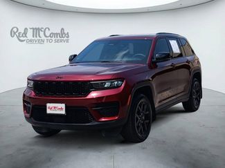 Used 2025 Jeep Grand Cherokee Altitude AWD/4WD 360° Tour