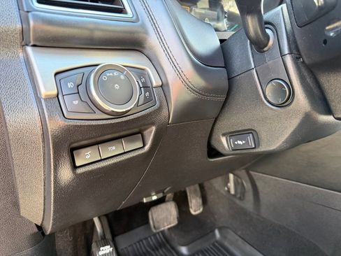 Used 2018 Ford Explorer Platinum AWD/4WD image 13