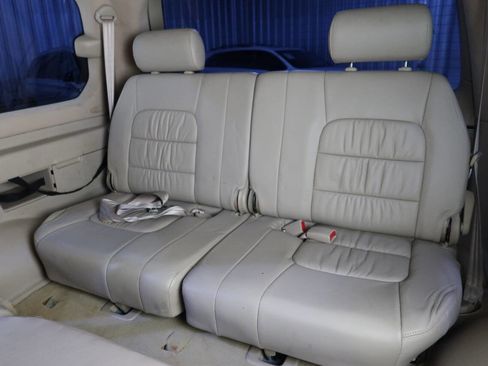 Used 2005 Lexus LX 470 4WD image 17