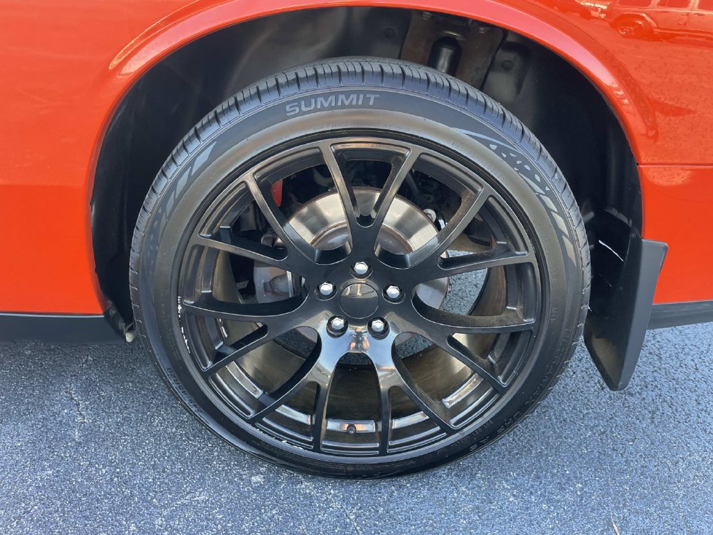 Used 2013 Dodge Challenger R/T RWD image 12
