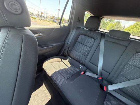 Used 2025 Chevrolet Equinox LT FWD image 40