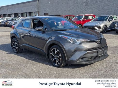 Used 2019 Toyota C-HR LE image 1