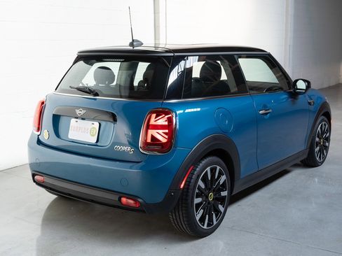 Used 2023 MINI Cooper SE image 2