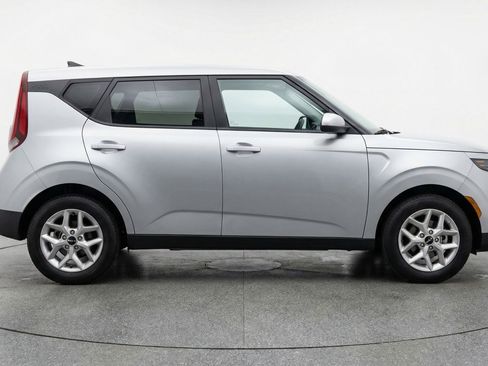 Used 2025 Kia Soul LX w/ LX Technology Package image 11