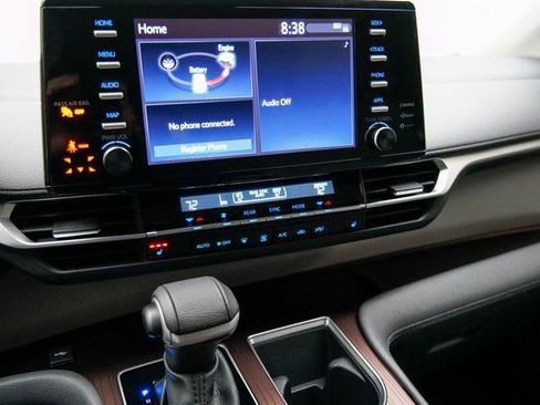 Used 2023 Toyota Sienna XLE image 23