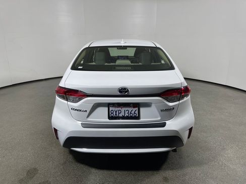 Certified 2022 Toyota Corolla LE w/ Carpet Mat Package (TMS) FWD image 4