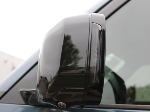 Used 2024 Land Rover Defender 110 S image 63