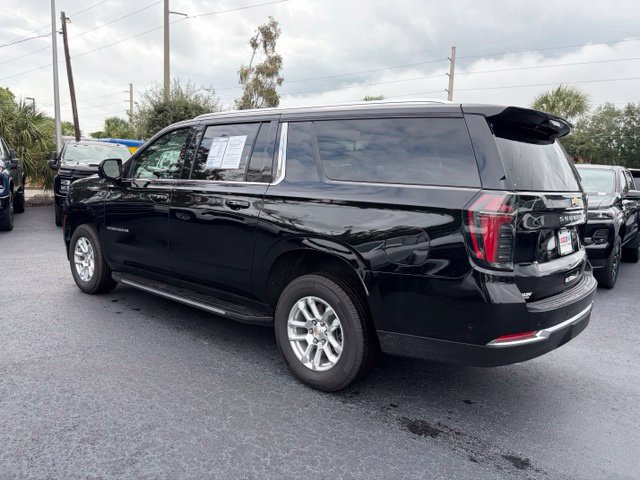 Certified 2025 Chevrolet Suburban LS w/ LPO, Dark Essentials Package RWD image 4