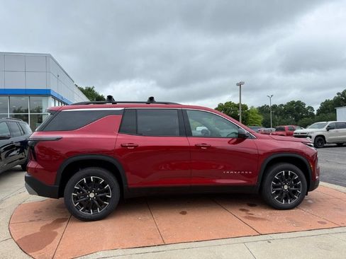 New 2026 Chevrolet Traverse LT w/ Sun and Wheel Package FWD image 6